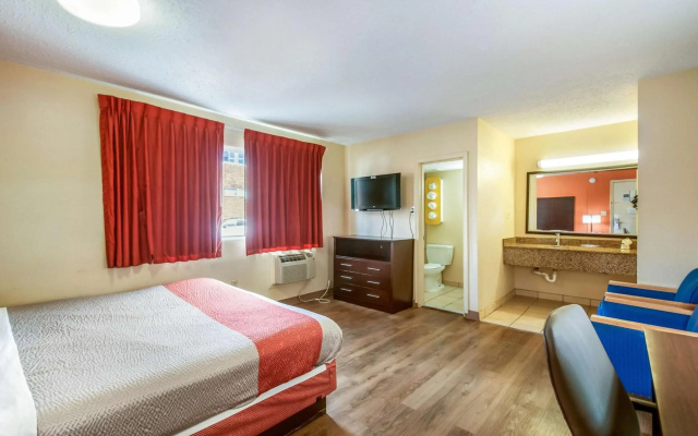photo 3 of Motel 6 Washington DC Convention Center