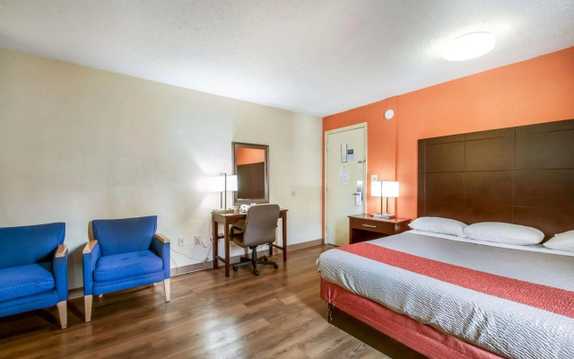 photo 4 of Motel 6 Washington DC Convention Center