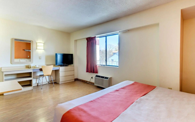 photo 4 of Motel 6 Washington, DC