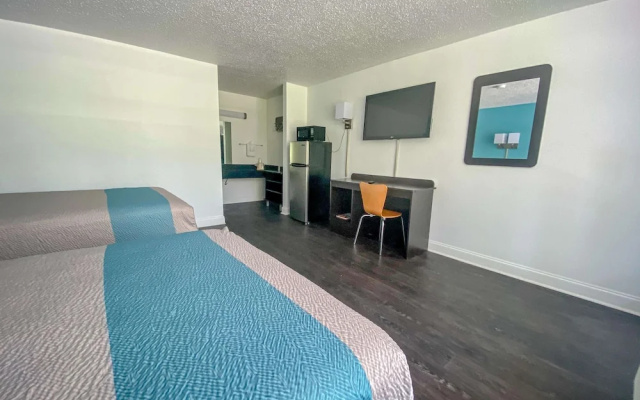 photo 4 of Motel 6 Wilmington, NC - Market Street