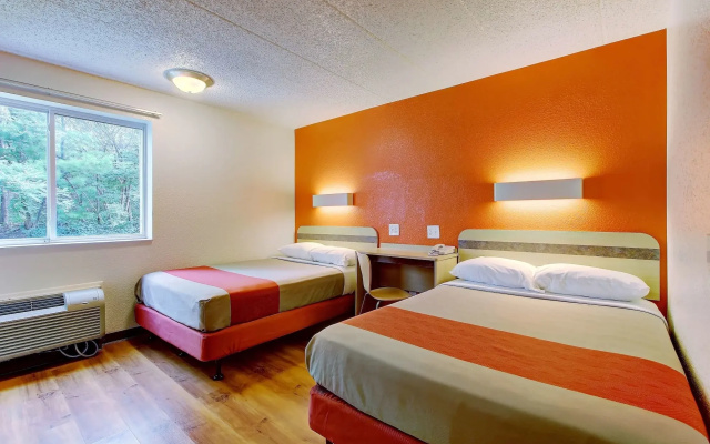 photo 2 of Motel 6 York, PA - North