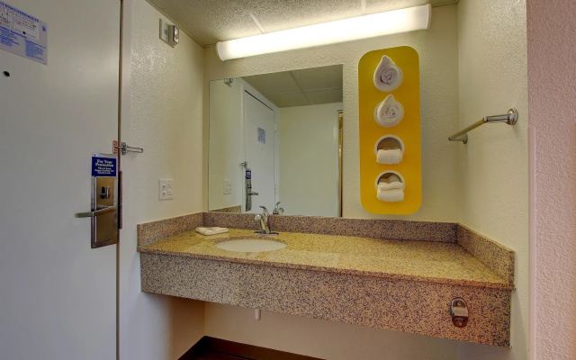 photo 5 of Motel 6 York, PA - North