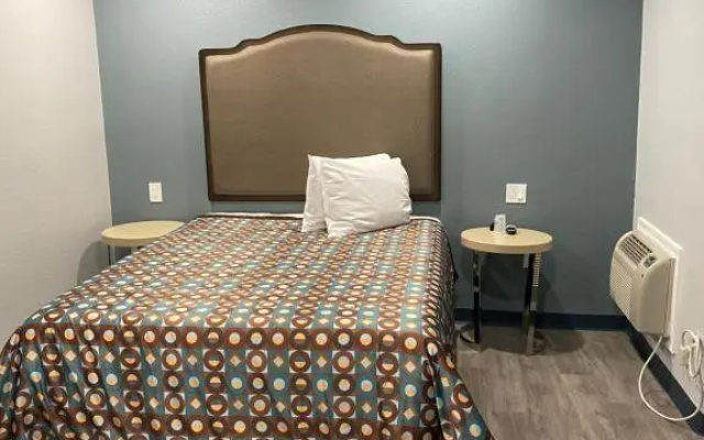 photo 2 of Motel 66 Los Angeles