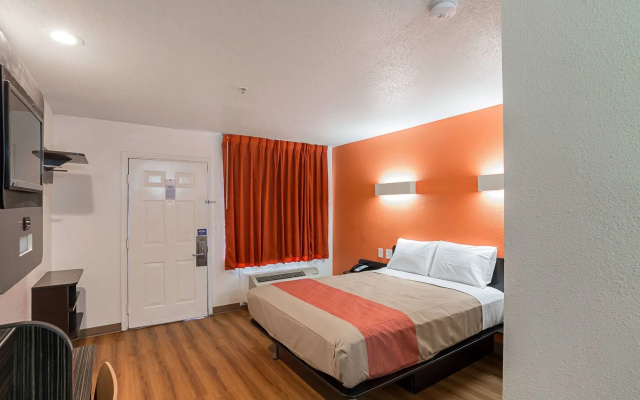 photo 4 of Motel 6 Grand Prairie