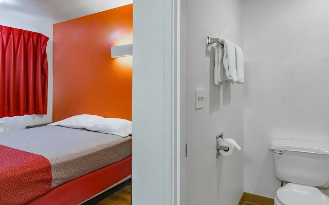 photo 2 of Motel 6 Gresham