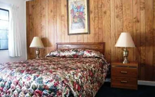 photo 2 of Mother Lode Lodge