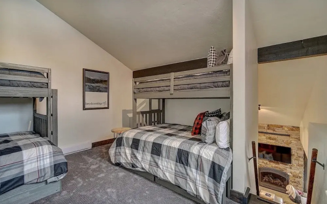 photo 4 of Motherlode C9 2 Bedroom Condo by RedAwning