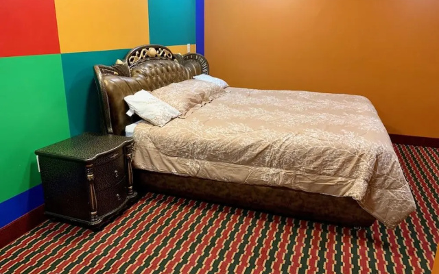 photo 5 of Motor City Inn & Suites