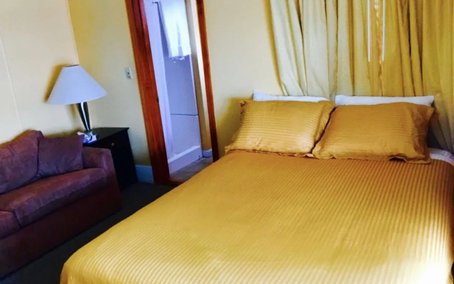 photo 3 of Moulton Hotel