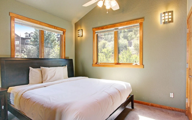 photo 5 of Mount Cairns 16a 2 Bedroom Condo by RedAwning