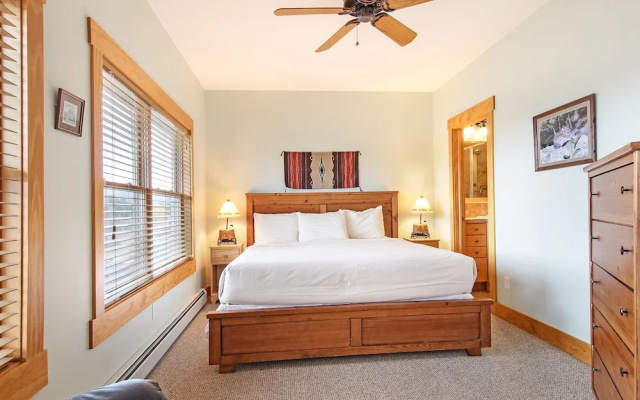 photo 4 of Mount Chapin S4 2 Bedroom Condo by RedAwning