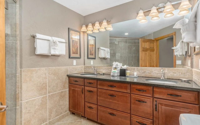 photo 5 of Mount Lady Washington 29B 1 Bedroom 2 Bathrooms Condo