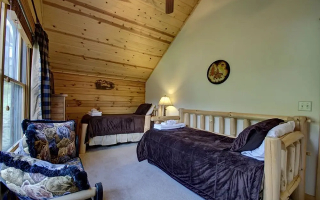 photo 3 of Mountain Aerie - 4 Br Cabin