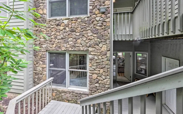 photo 5 of Blue Ridge Mtn Views: Condo w/ Furnished Balcony