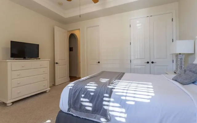 photo 4 of Mountain Breeze 2 Bedroom Condo by Redawning