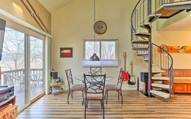 photo 4 of Mountain Creek Condo w/ Grill: Walk to Lifts!