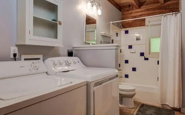 photo 4 of Mountain Escape - 3 Br Cabin