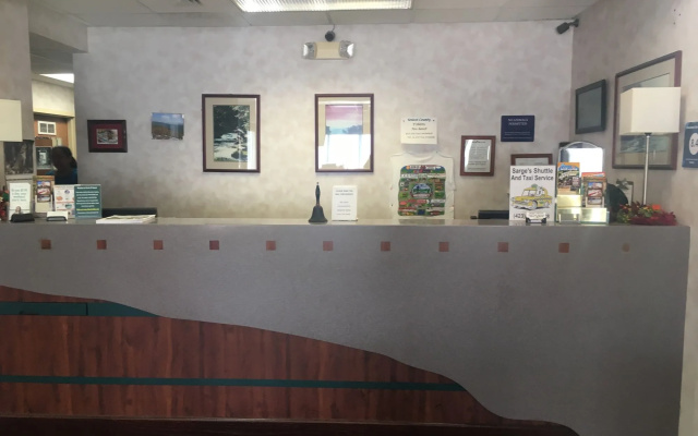 photo 2 of Mountain Inn & Suites