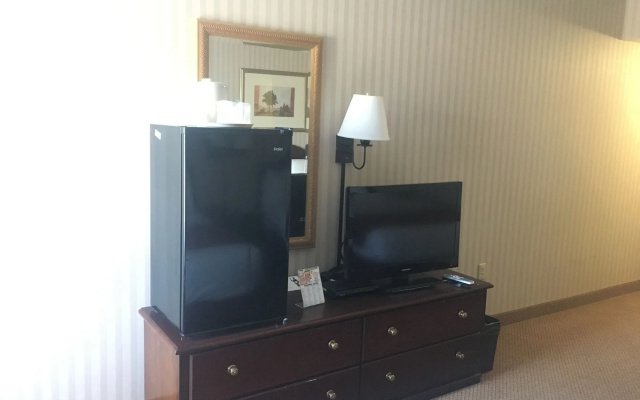 photo 3 of Mountain Inn & Suites