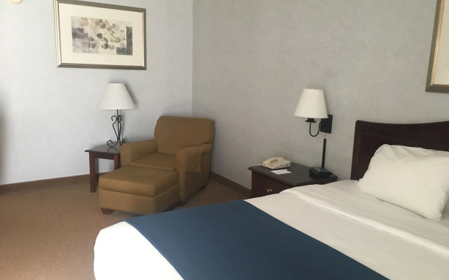 photo 4 of Mountain Inn & Suites