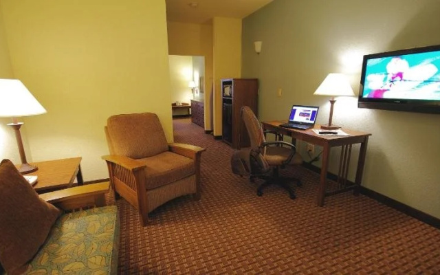 photo 3 of Mountain Inn and Suites Airport