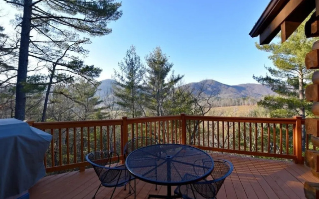 photo 5 of Mountain Oaks Cabin - 3 Br Home