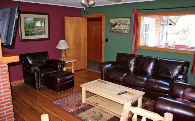 photo 4 of Mountain Pine Cabin by Rocky Mountain Resorts- #20-ncd0296
