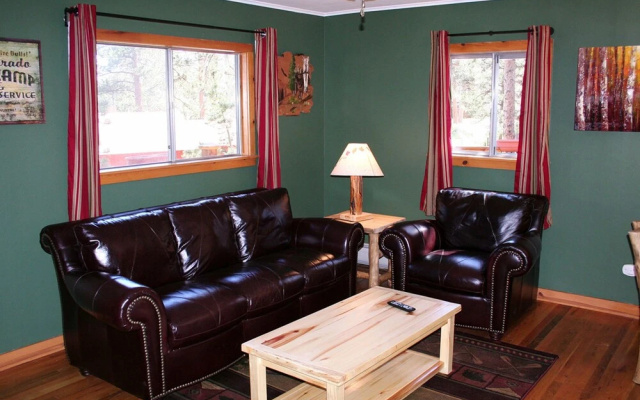 photo 5 of Mountain Pine Cabin by Rocky Mountain Resorts- #20-ncd0296