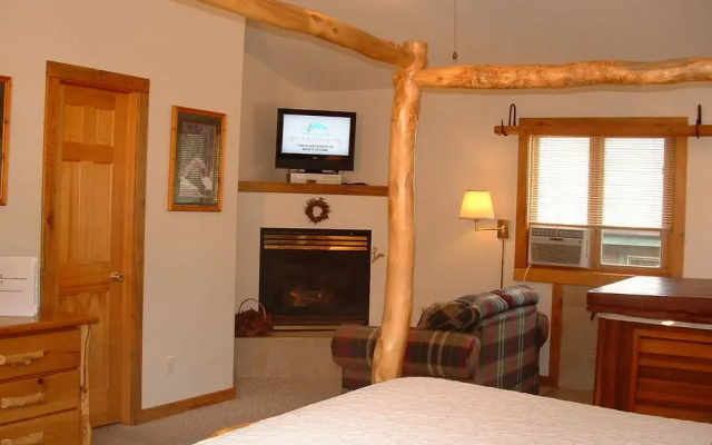photo 4 of Mountain Shadows Resort