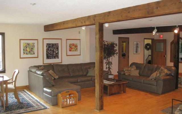 photo 2 of Mountain Sports Inn