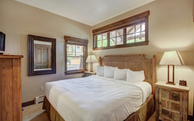 photo 5 of Mountain Thunder Lodge