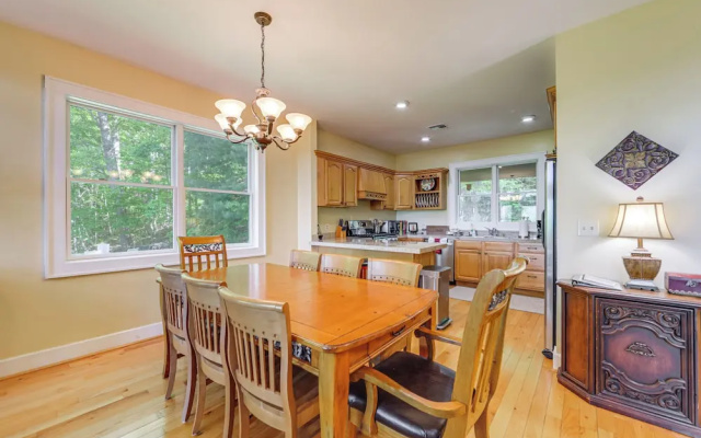 photo 4 of Mountain View Home: Hike, Raft, Golf + More!