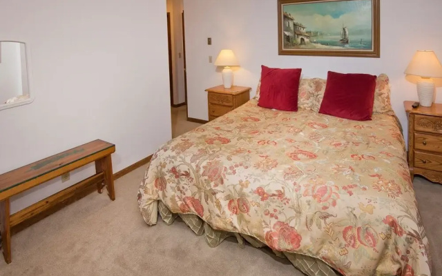 photo 2 of Mountain Views - 2 Br 2ba Steps To Avon Gondola, Sleeps 6 2 Bedroom Condo by RedAwning