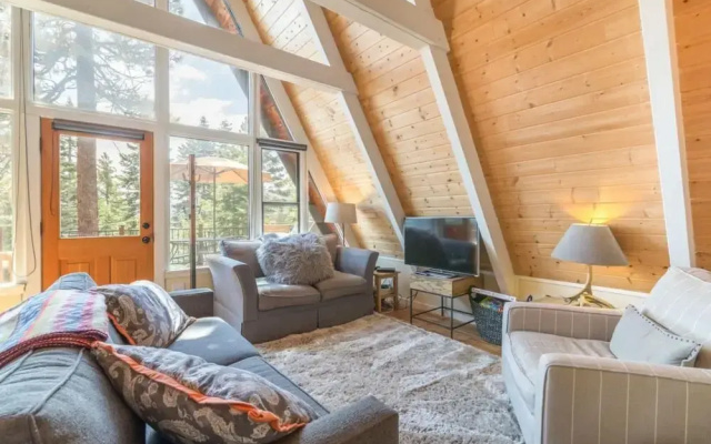 photo 3 of Mountaineer by Avantstay Classic A Frame w/ a Great View & Access To Lake Tahoe Park Association