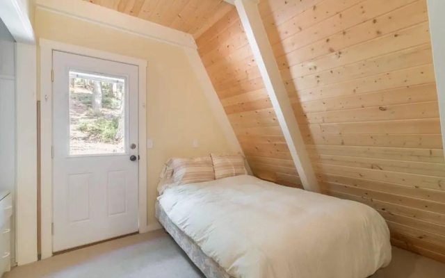photo 4 of Mountaineer by Avantstay Classic A Frame w/ a Great View & Access To Lake Tahoe Park Association
