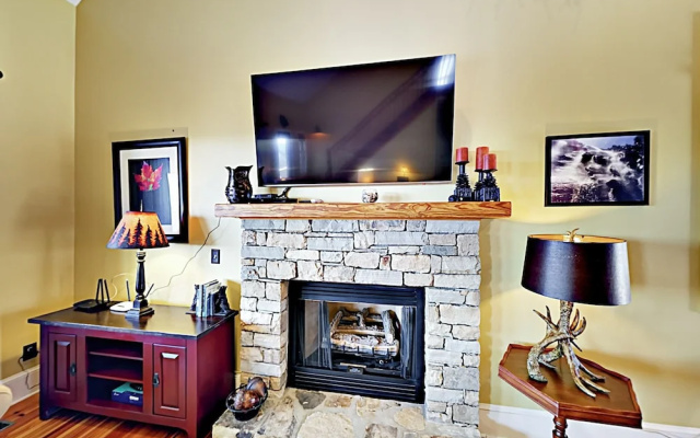 photo 2 of Mountaintop - 4 Br Home