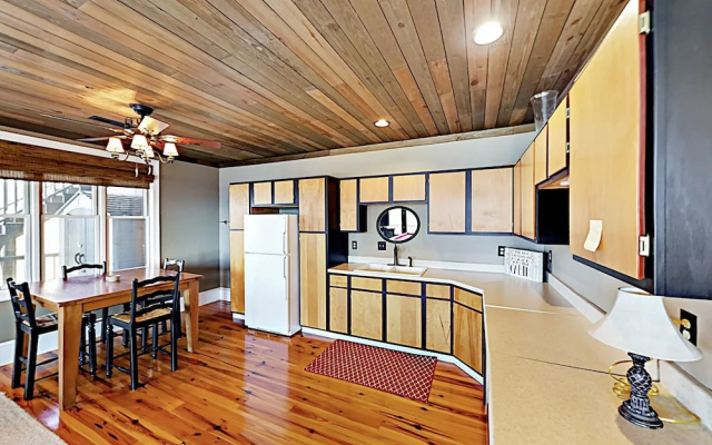 photo 4 of Mountaintop - 4 Br Home