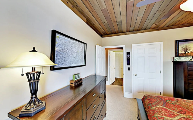photo 5 of Mountaintop - 4 Br Home