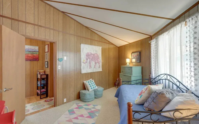 photo 4 of Mountaintop Mars Hill Cabin w/ Wraparound Deck!