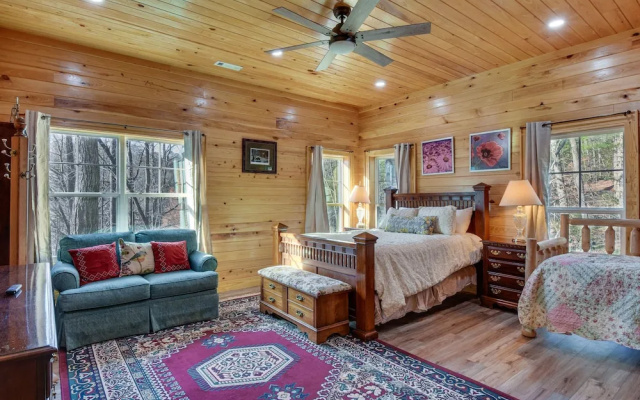 photo 3 of Mountain-view Cabin ~ 2 Mi to Downtown Clayton!