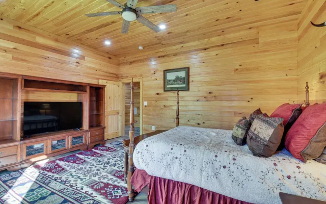 photo 5 of Mountain-view Cabin ~ 2 Mi to Downtown Clayton!