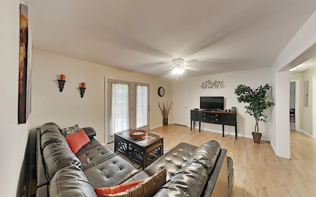 photo 2 of Mountain-view Hideaway W/ Hot Tub & Game Room 4 Bedroom Home