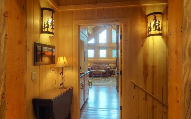 photo 3 of Mounticello Log Cabin - 4 Br Home