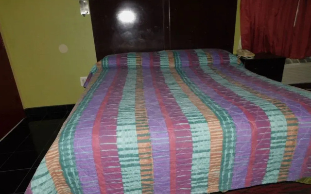 photo 3 of Mounts Motel