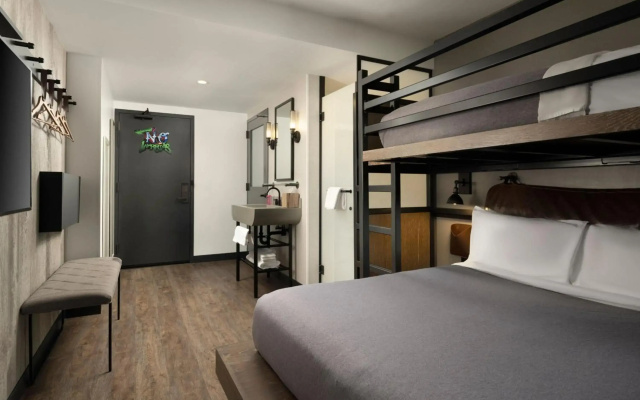 photo 4 of Moxy Chicago Downtown