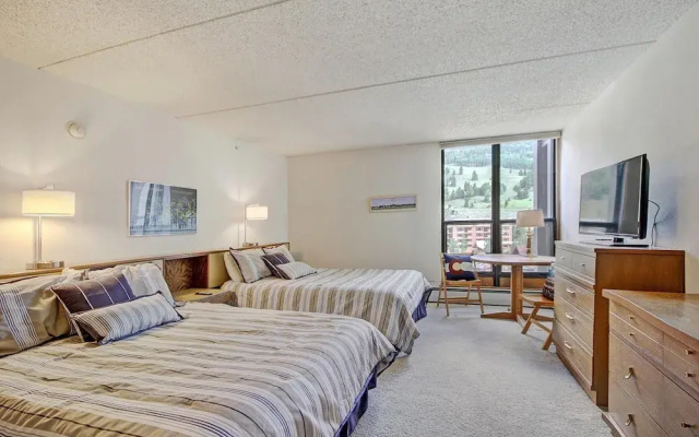 photo 4 of Perfectly Located Hotel Room - Ski-In Ski-Out - Steps to the American Eagle/American Flyer chairlifts - MP522H by RedAwning