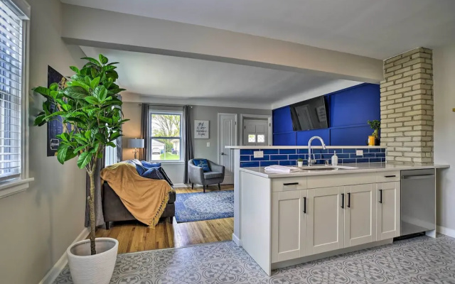 photo 2 of Mpls Duplex w/ Wifi & Kitchen: 5 Mi to Dtwn!