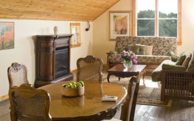 photo 4 of Mt. Gainor Inn