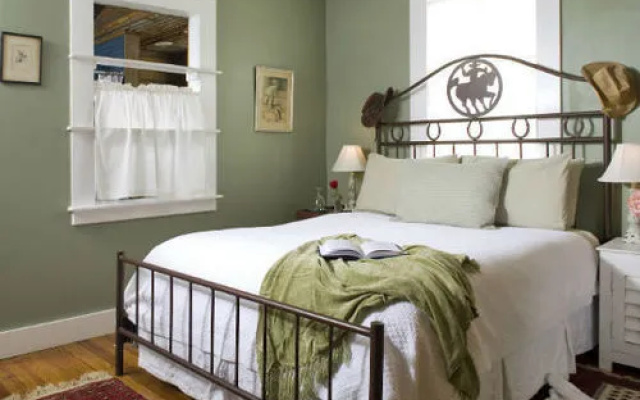 photo 5 of Mt. Gainor Inn