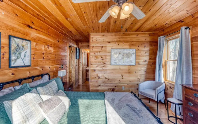 photo 3 of MTN Cabin Sleeps 10 - 5 Mins To Fishing & Camping